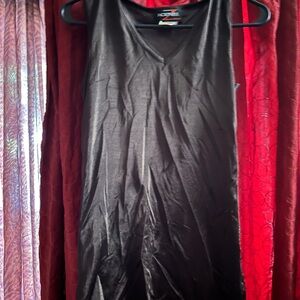 Black Sleeveless V-Neck Top